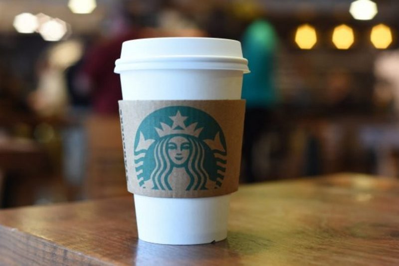 Корпорация Starbucks решила начать блокировать доступ к просмотру порнографического контента в своих кафе