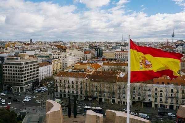 В каких банках Испании украинским беженцам наиболее выгодно открыть счет