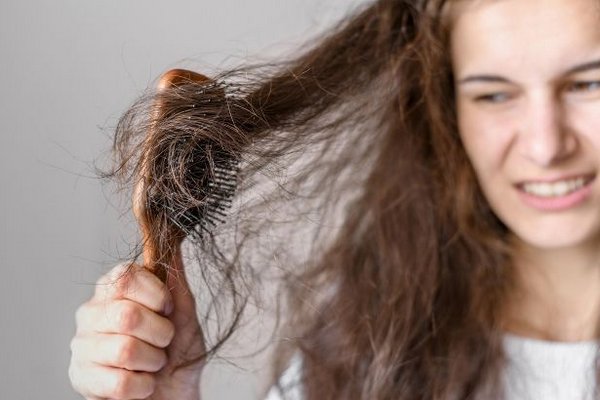 3 шага, которые нужно предпринять, чтобы остановить выпадение волос