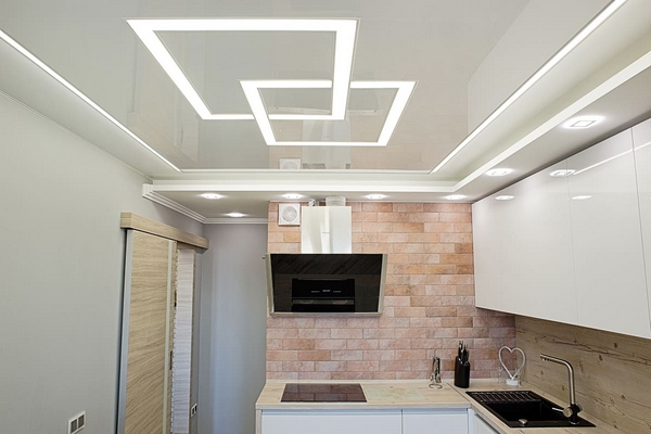 Как правильно выбрать натяжной потолок для кухни?