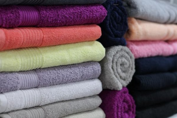 Гениальный способ отбелить застиранные полотенца: сойдут вековечные пятна