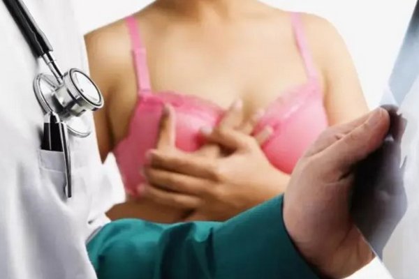 Медики рассказали, как предотвратить рак груди