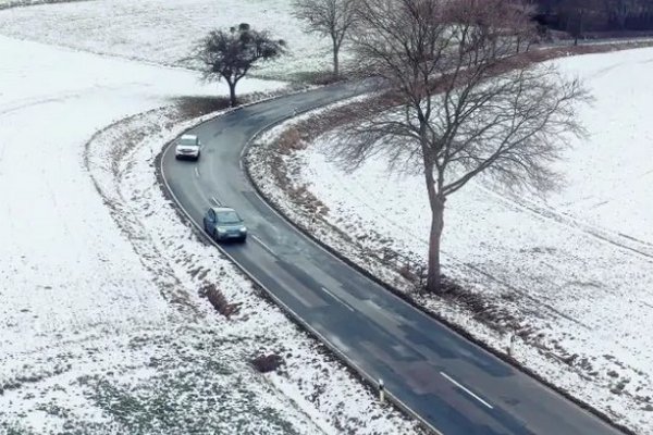 Сложности вождения зимой: советы водителям как подготовиться к дороге и вести себя на ней