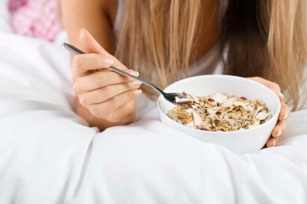Никогда этим не завтракайте: диетологи назвали самые вредные каши