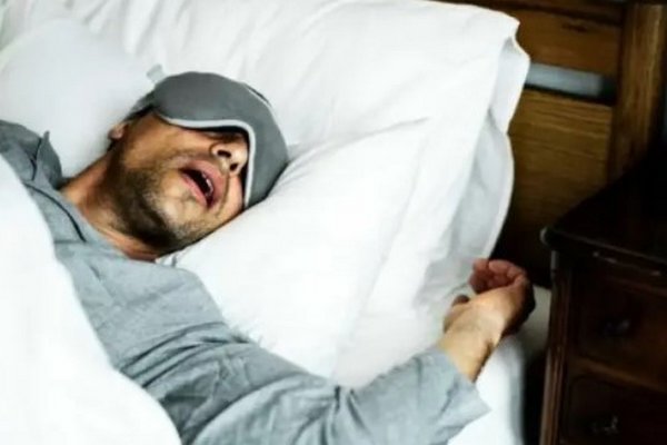 Кардиолог назвал причины внезапной смерти во сне