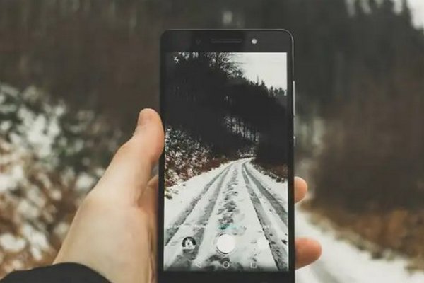 Будет работать в самый сильный мороз: как уберечь смартфон от отключения в холод зимой