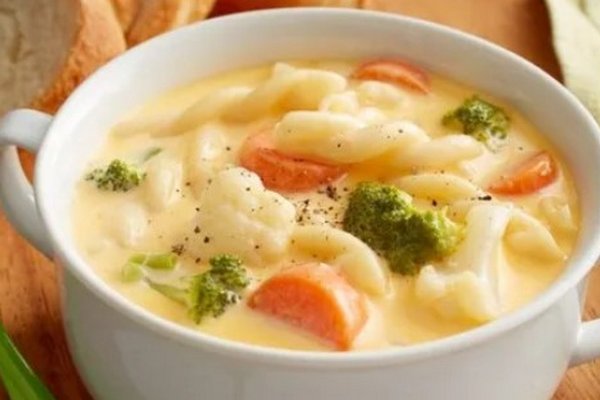 Легкий сырный суп за 30 минут: как приготовить вкусное первое блюдо