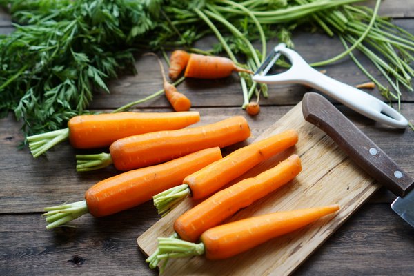 Тоник с гидролатом семян моркови для сухой, сосудистой, чувствительной кожи