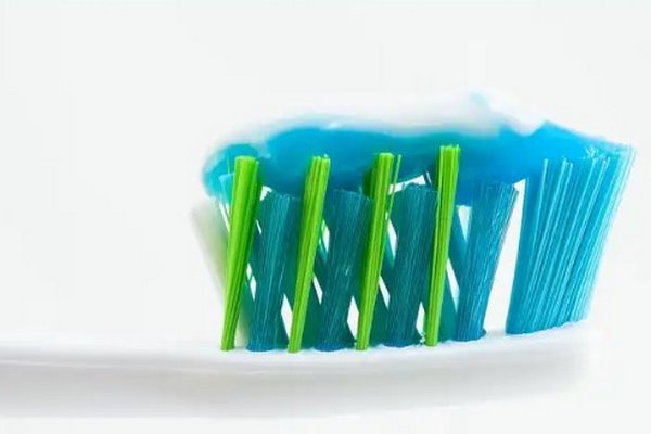 Насколько эффективно и полезно серебрение зубов: новые данные