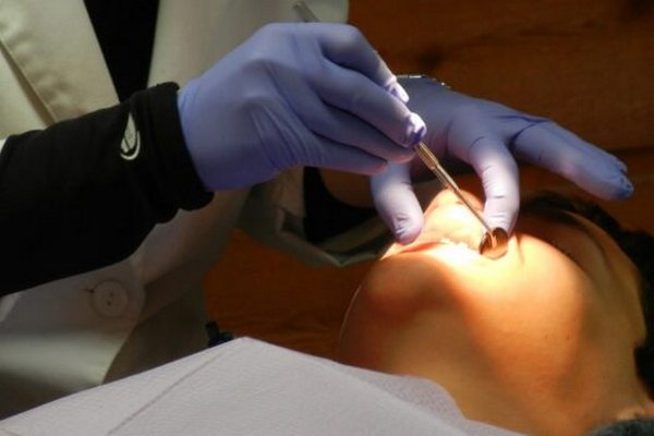 В Минздраве объяснили, как и где в Украине можно получить бесплатную помощь стоматолога
