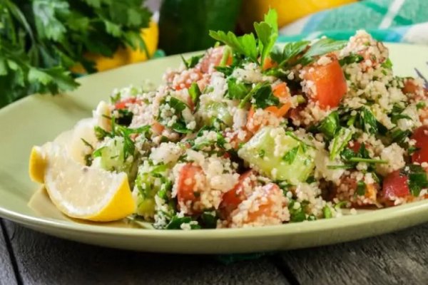 Вкуснятина от восточных поваров: салат по этому рецепту превратит обычный обед в праздничный
