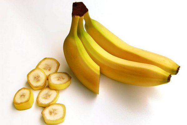 Диетологи назвали самое плохое время для употребления бананов