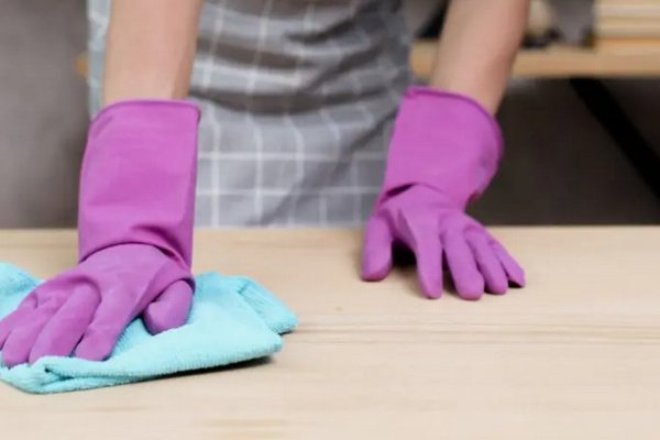В доме снова станет чисто: как сделать анти-пыль из недорогого ингредиента