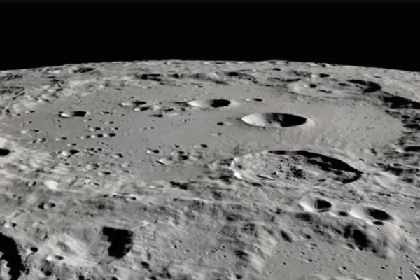 Колеса не нужны: ученые предложили необычный способ перевозки грузов по Луне