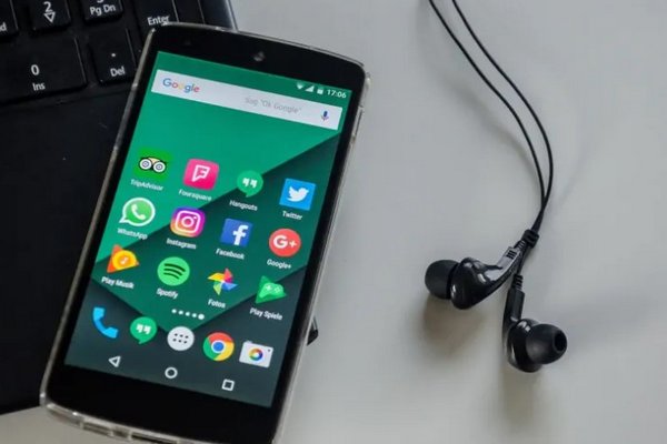 Тайно разряжают телефон: вредные программы, которые нужно удалить с вашего Android