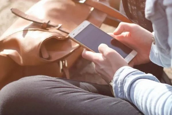 Солнце, батарея и память: почему ваш смартфон постоянно зависает и как это исправить
