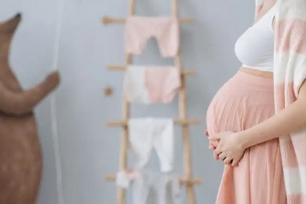 Как беременность влияет на зрение женщины