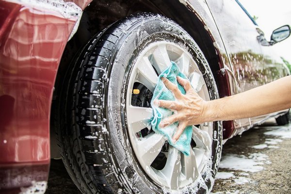 Как правильно мыть автомобиль зимой: советы опытных водителей