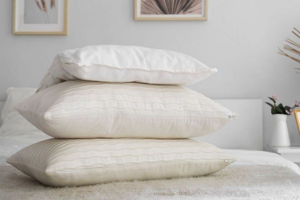 Быстро и без чрезмерных усилий: как постирать перьевую подушку дома