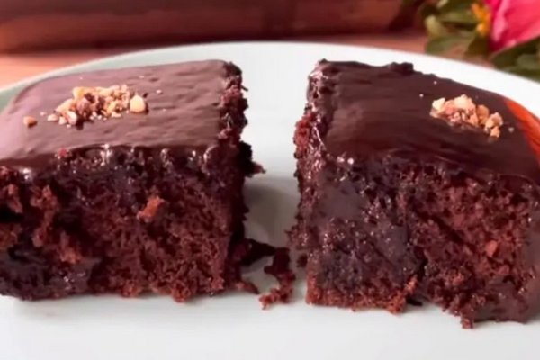 Шоколадное объедение: влажный пирог за 30 минут