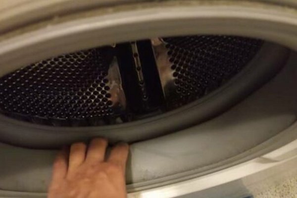 Почему опытные хозяйки не оставляют вещи в стиральной машине: последствия могут быть нехорошими
