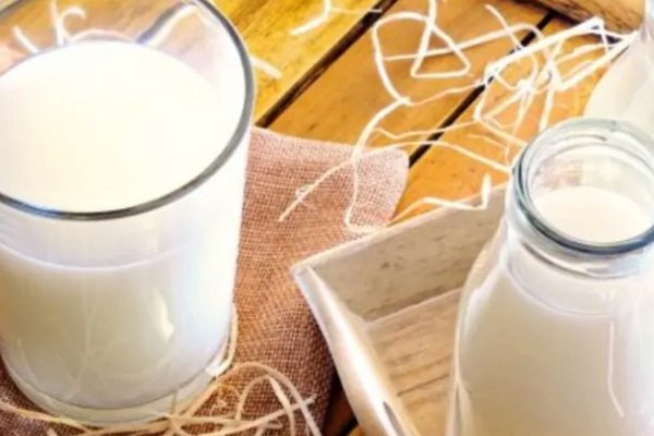 Не оладьями едиными: как еще можно использовать скисшее молоко в быту