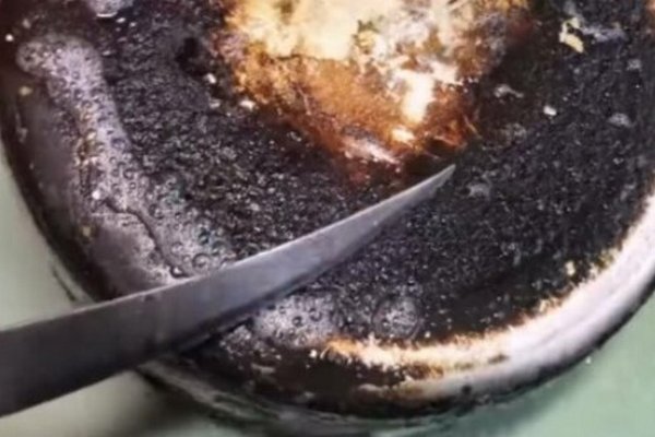 Как очистить пригоревшие кастрюли и сковородки: будут блестеть как новые