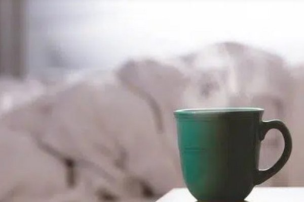 Почему стоит заменить утренний кофе чашкой чая - советы эксперта