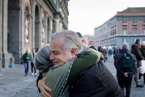 Волшебная Сила Объятий: Почему Психологи Напоминают Об Их Важности