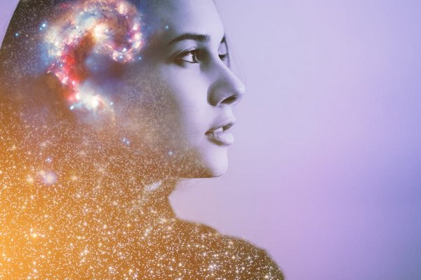 Интеллект и Чувствительность: Почему Умные Люди Ненавидят Громкие Звуки и Ищут Уединения