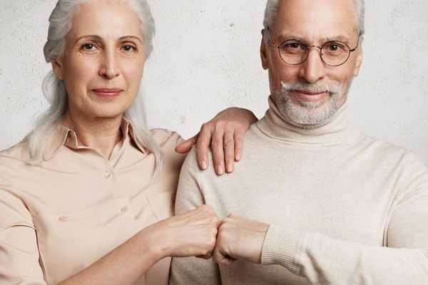 Здоровое старение: 6 способов продлить молодость с помощью питания и ухода