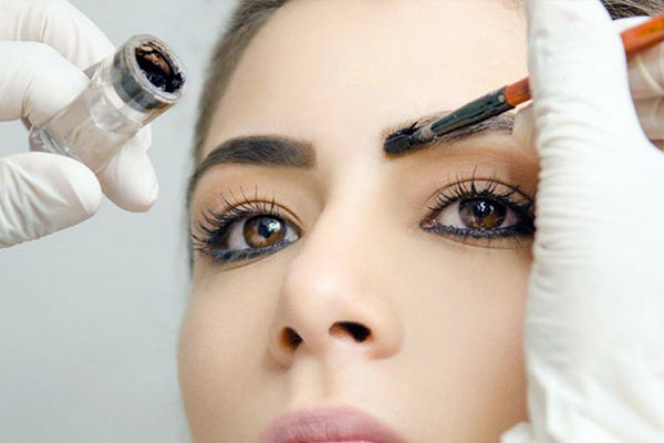 «Лисий эффект» и тушевка: как избежать графичности, чтобы омолодить лицо