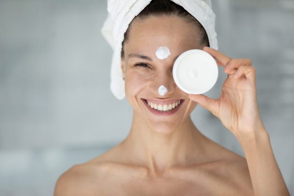 SOS-средства для кожи: Мед, алоэ и овес против раздражения и покраснений