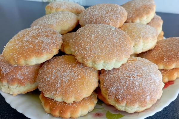 Бюджетные коржики без сливочного масла: Рецепт на сметане, кефире и растительном масле