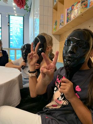 У кого какая роль?: почему карты ведущего решают всё в детской Мафии