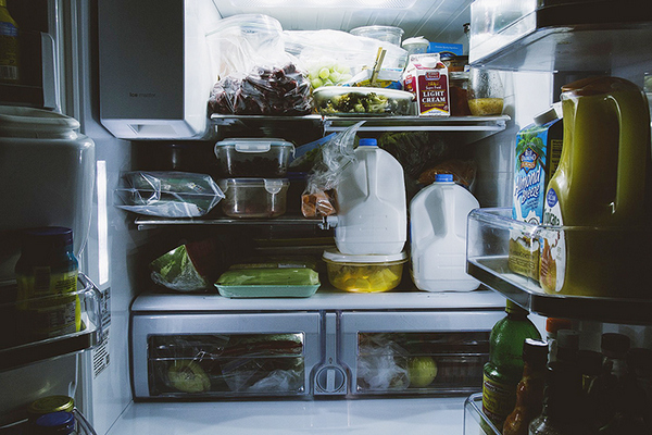 Как убрать запах из холодильника: Уксус и аммиак против самых стойких ароматов