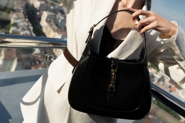 Где искать оригинальные женские сумки Gucci