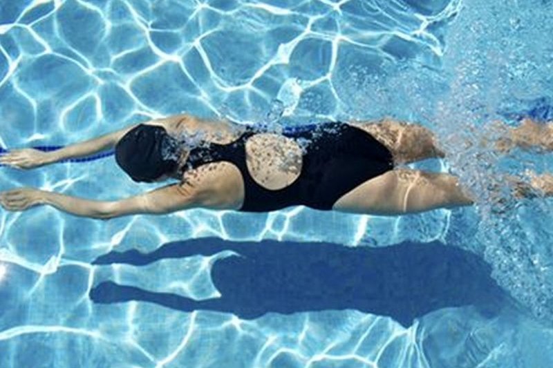 5 оздоровительных эффектов, которые дает плавание