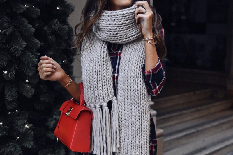 Теплый шарф: расставляем модный акцент в зимнем образе