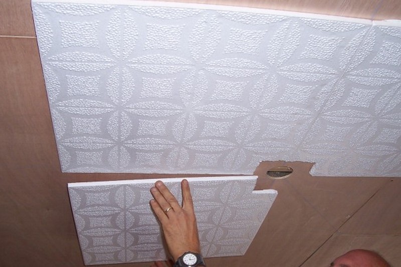 Этапы монтирования потолочной плитки