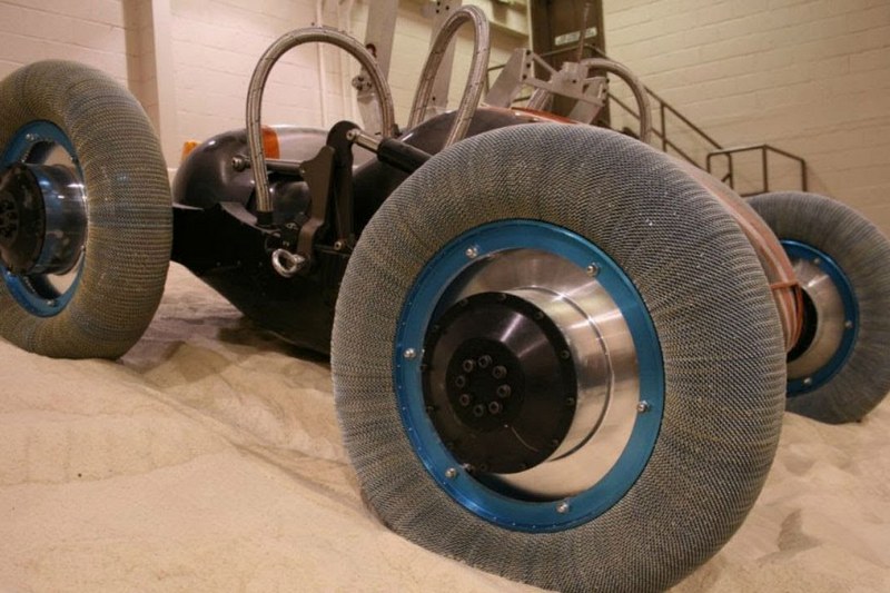 NASA разработала и представила вечные шины