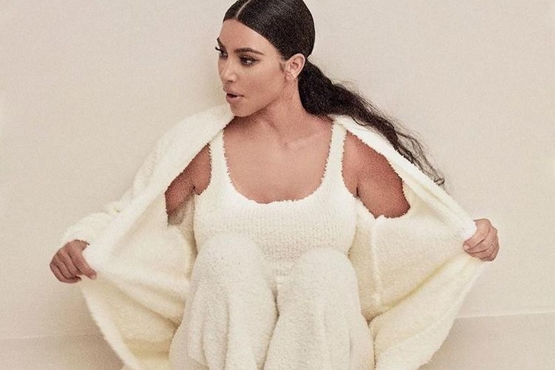 Ким Кардашьян выпустила линейку махровых халатов и уютных пижам