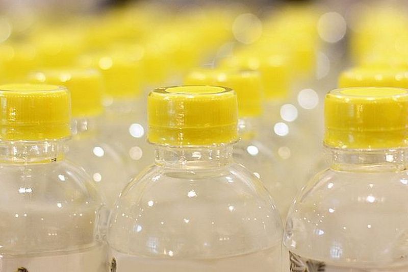 Это самое настоящее зло: почему повторно пить из пластиковых бутылок опасно