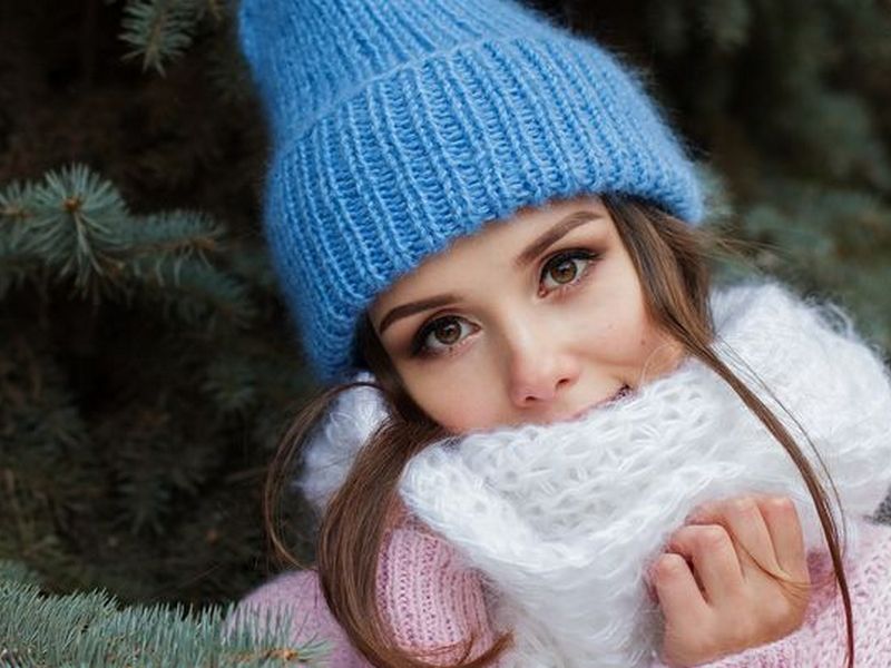 Теплые и удобные: как правильно носить шарфы и платки этой зимой