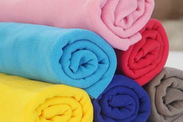 Основные характеристики и преимущества флисовой ткани