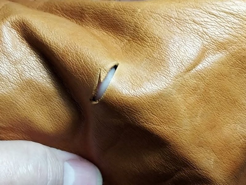 Как устранить дырку на кожаной куртке