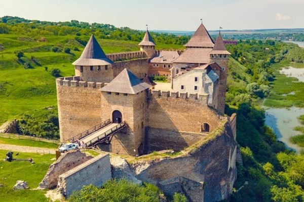 5 уникальных замков Украины, обязательных к посещению