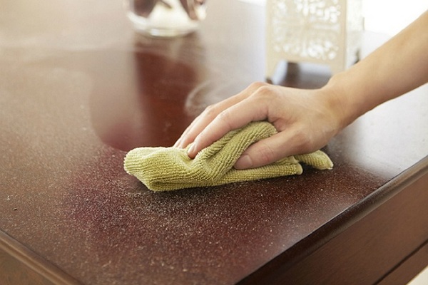 Уборка в доме: протираем пыль