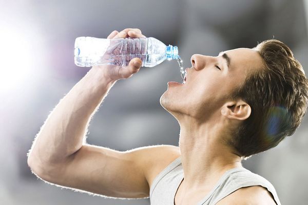 16 фактов, доказывающих, что вода в бутылках — чистейшее надувательство!