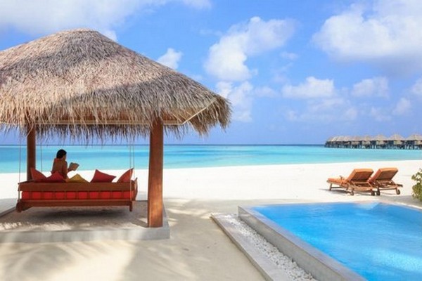 Мальдивы до конца года рассчитывают принять более 100 тысяч туристов